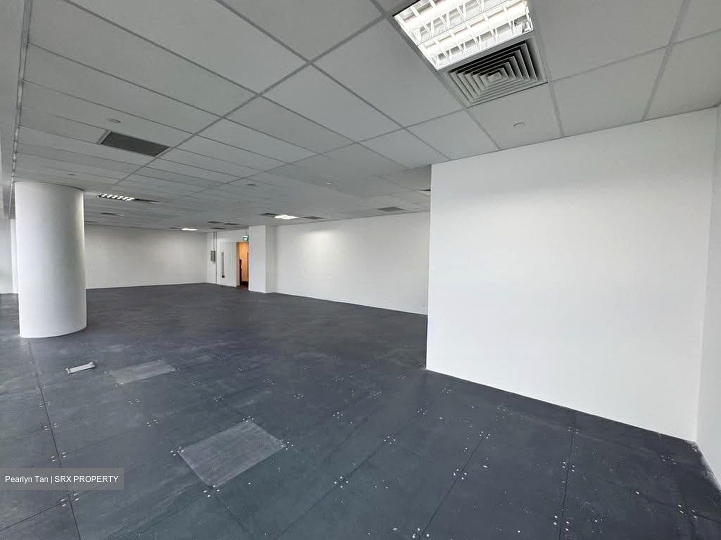 Woods Square (D25), Office #624029381